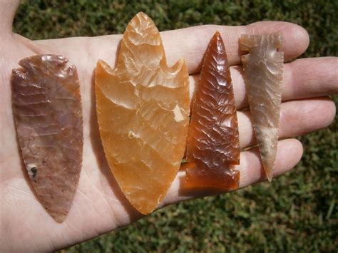 modern flint knapping by a master knapper (Jim Miller) in beautiful ...