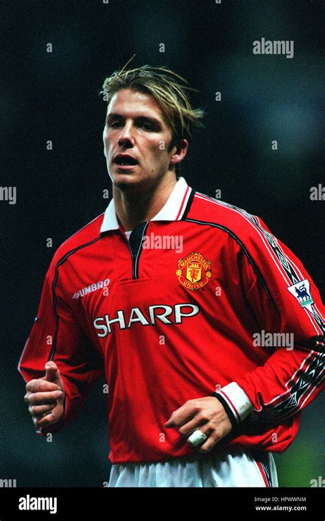 DAVID BECKHAM MANCHESTER UNITED FC 16 November 1998 Stock Photo - Alamy