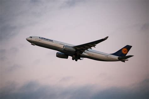 Lufthansa strike affects flights to South Africa - Travel Reporter