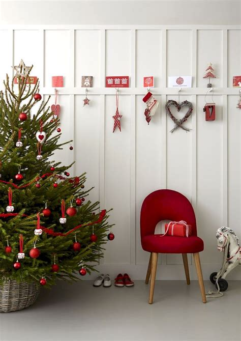 60 Beautiful Scandinavian Christmas Tree Decor Ideas - crowdecor.com | Scandinavian christmas ...