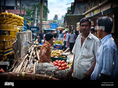 Dhaka bangladesh market hi-res stock photography and images - Alamy