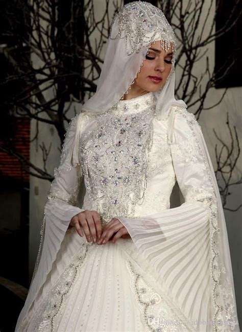 257560aeacd7857933fe76c963beeb58.jpg (700×961) | Muslimah wedding dress, Dresses, Muslimah wedding