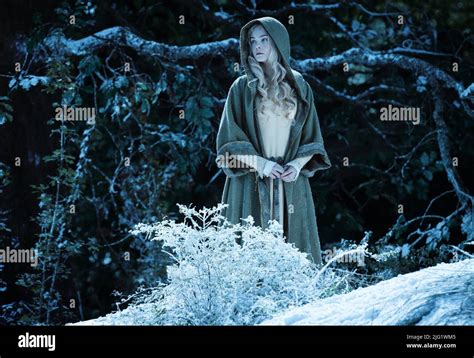 ELLE FANNING, MALEFICENT, 2014 Stock Photo - Alamy