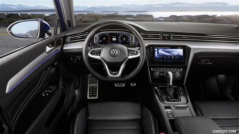 2020 Volkswagen Passat (EU-Spec) | Interior, Cockpit