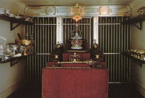 WINDSOR CASTLE – QUEEN MARY’S DOLLS’ HOUSE « The Anglophile | Doll ...