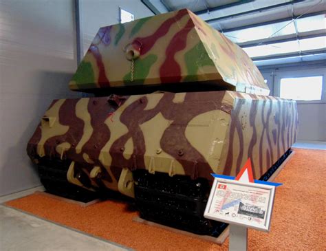 Panzer VIII Maus (Kubinka tank museum) - Paris Tour Guide