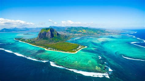 Evasion: L'île Maurice, le pays derrière la plage