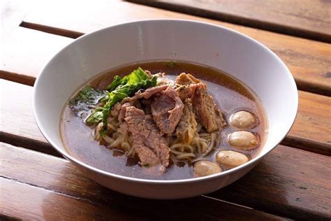 ก๋วยเตี๋ยวเนื้อ - เพื่อนแท้ร้านอาหาร