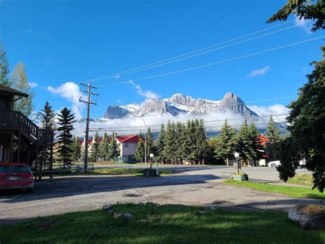 Rundle Mountain Lodge - 1723 Bow Valley Trail, Canmore, AB T1W 2W1, Canada