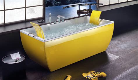 yellow bathtub | Interior Design Ideas