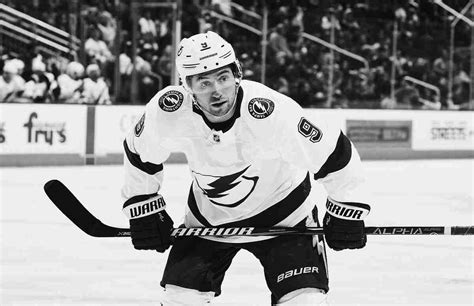 Tampa Bay Lightning set roster to start the season with two surprising ...