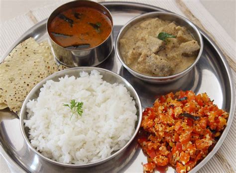 South Indian Meal Plate : Vazhakkai Milagu Kootu, Mysore Rasam, Red Capsicum Poriyal & Steamed ...