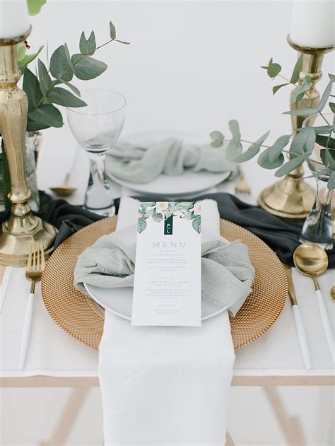 Understated Elegance: Get Olive Green and Ivory Wedding Theme Ideas