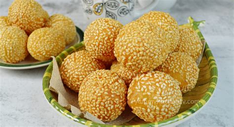 Sesame Balls (Cheesy Buchi) - Yummy Kitchen