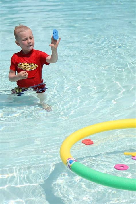 Fun Swimming Pool Games for Your Kids to Play This Summer | Jogos de água para crianças ...