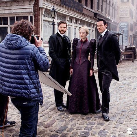 Daniel Brühl as Dr. Laszlo Kreizler on set of “The Alienist” Laszlo Kreizler, Daniel Brühl, Luke ...