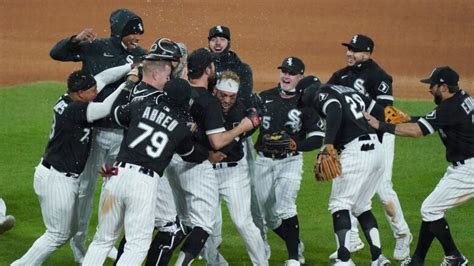 White Sox' Carlos Rodon throws no-hitter after losing bid for perfect ...