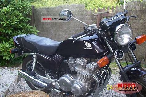 1982 Honda CB750F - Moto.ZombDrive.COM