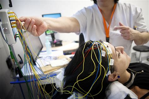 Electroencephalogram eeg - ascseling