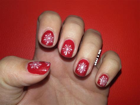 Diseño de uñas con copos de nieve | Belleza