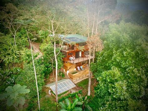 12 STUNNING Treehouses in Costa Rica [2023 Edition]