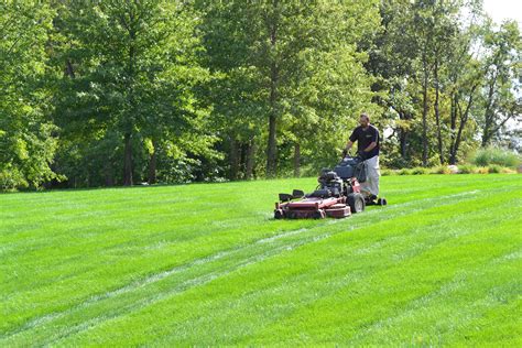 Lawn Mowing Photos of Residential and Commercial Turf Grass Patterns