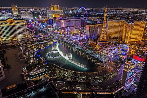 12 Best Rooftop Bars in Las Vegas You Will Never Want to Leave