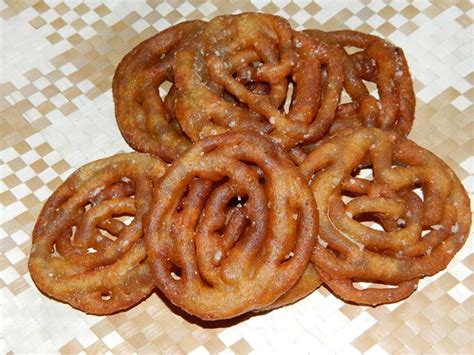 8 New year sweets in Sri Lanka | Travel Me Sri Lanka Sri Lanka Travel, Onion Rings, Diy Food ...