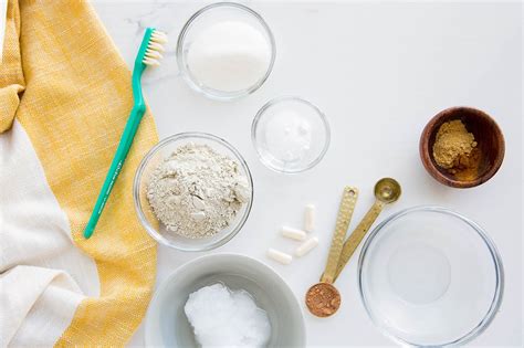 The Best and Worst Toothpaste Ingredients [Plus 2 DIY Recipes]