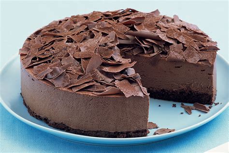 Milk chocolate mousse cake