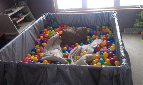 10 Easy & Fun DIY Ball Pit – Page 2 | Diy ball pit, Ball pit, Ball pit ...