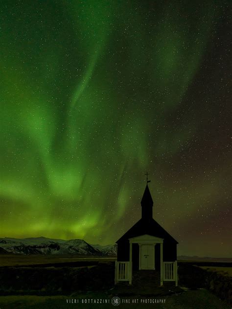 Black Church Aurora | Focal World