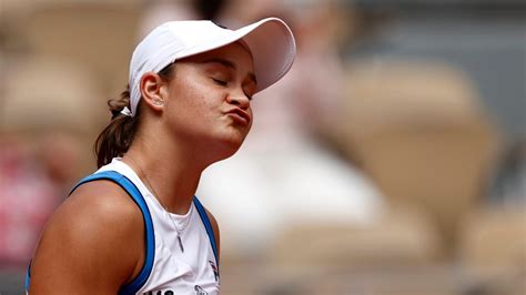 Ash Barty 'heartbroken' after French Open exit as injury forces world No 1 out at Roland Garros