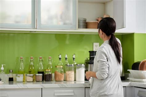 Premium Photo | Woman cooking breakfast