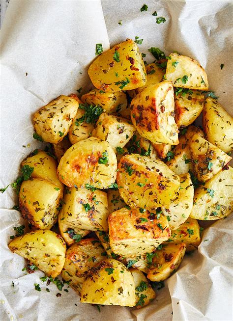 Garlic Roasted Potatoes - i FOOD Blogger