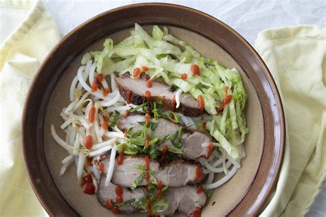 Cao Lầu (Hồi An Noodles with Pork) | Simple Vietnamese Food