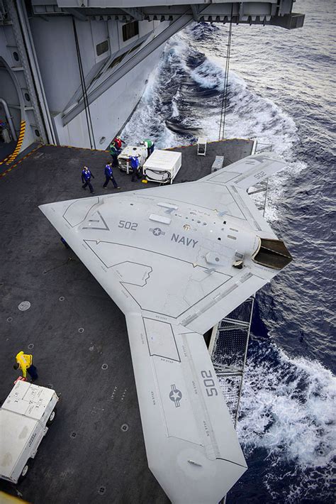 US Navy's X-47B is First Drone Designed to Take Off from an Aircraft Carrier, Here's an Up-Close ...