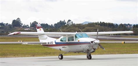 Cessna 210 Centurion II | Aviones