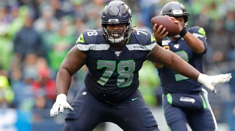 Ravens Officially Sign Veteran Guard D.J. Fluker