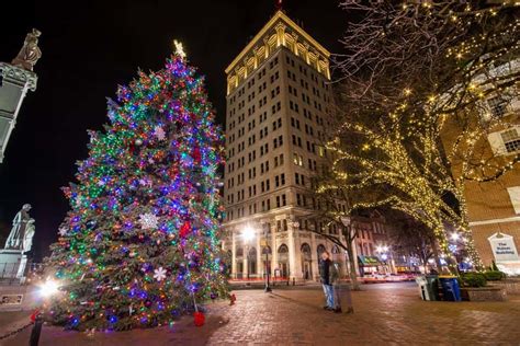 13 Festive Things to Do During Christmas in Lancaster, PA - Uncovering PA