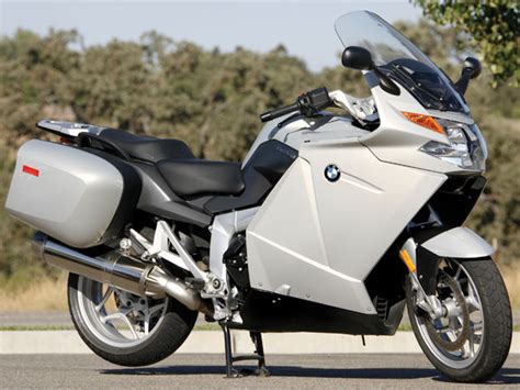 2006 BMW K1200GT vs. Yamaha FJR1300A - Comparison Review | Rider Magazine