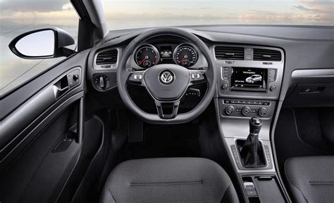 VW Golf MK7 interior 2014 | Auto