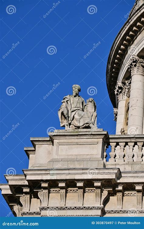 Statue of St Simon the Zealot, St Paul S Cathedral Editorial Photography - Image of side ...