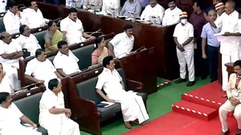 WATCH: Tamil Nadu Governor walks out of Assembly after standoff with ...