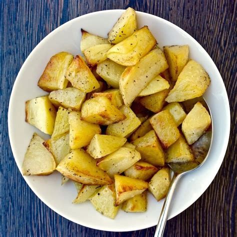 Greek Roasted Potatoes with Lemon and Garlic- Patates Fournou