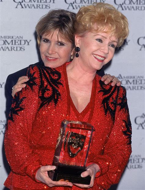 Debbie Reynolds 'Wanted to Live' for Her Granddaughter After Carrie Fisher's Death, Says Friend