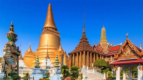 Wat Phra Kaew - Temple of The Emerald Buddha - Thailand Travel Hub