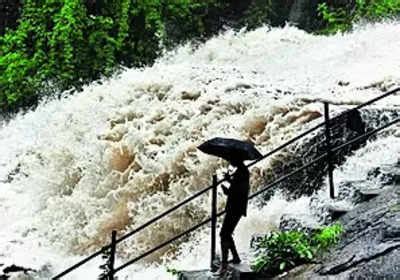 Forest Department: Kovai Kutralam Falls Closed To Public | Coimbatore News - Times of India