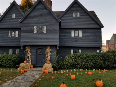 1642 Salem Witch House in Massachusetts (PHOTOS) | Pricey Pads