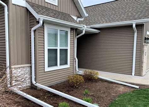 Seamless Gutters vs Regular Gutters: Which are Better for Your Home?